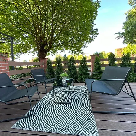 Lux Garden Apartment *